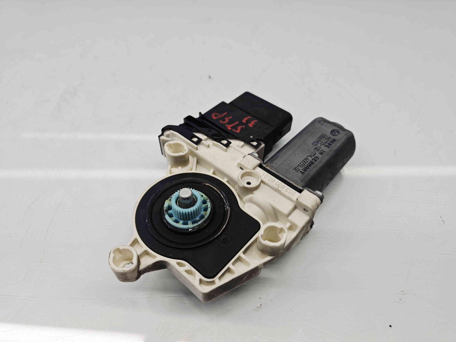 Motoras geam stanga spate Volkswagen Golf 6 (5K1) GTD [Fabr 2009-2013] 5K0959703C - imagine 1