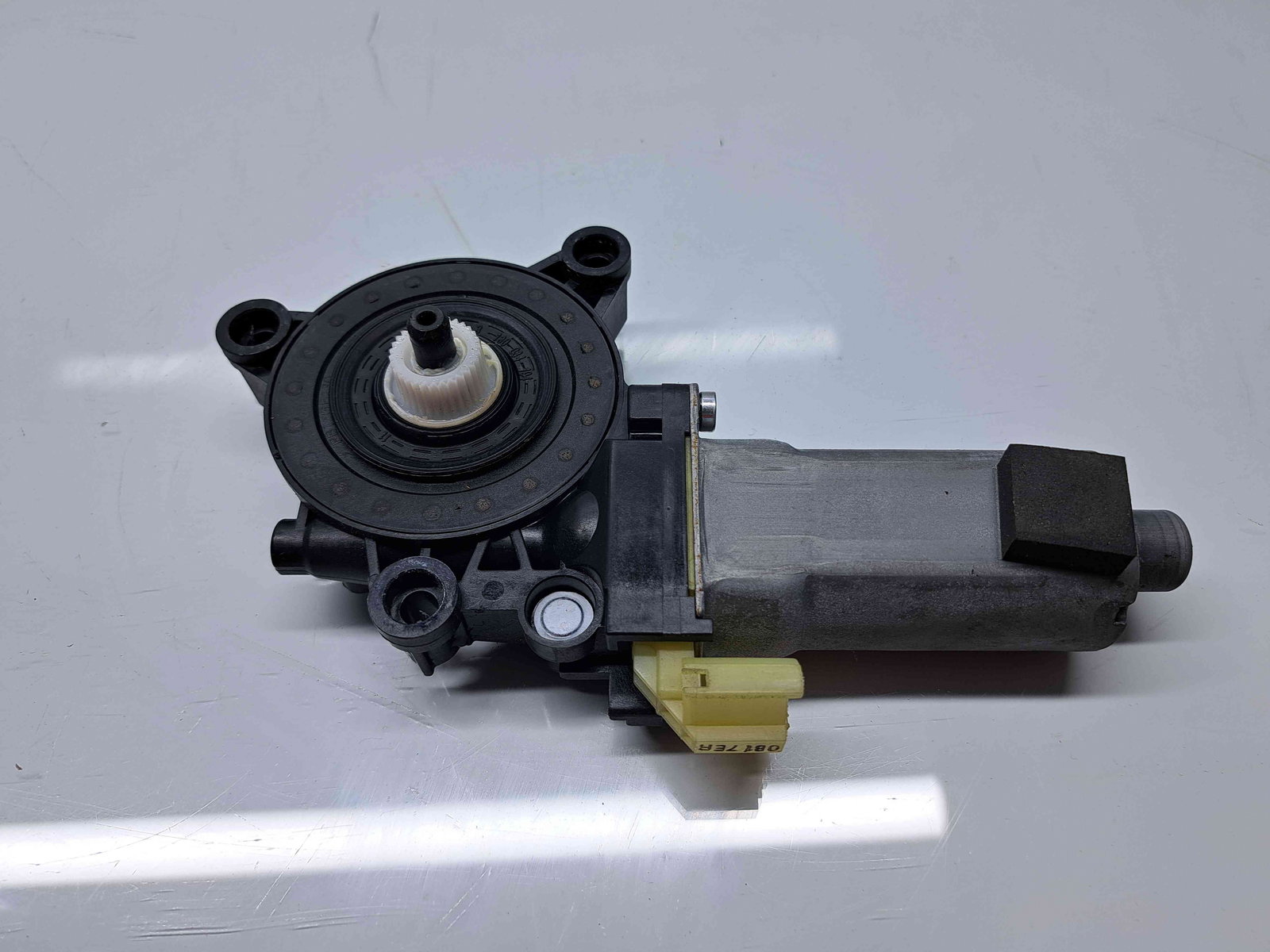 Motoras geam stanga spate Kia Sorento 2 [Fabr 2009-2015] 33450-2P000 - imagine 2