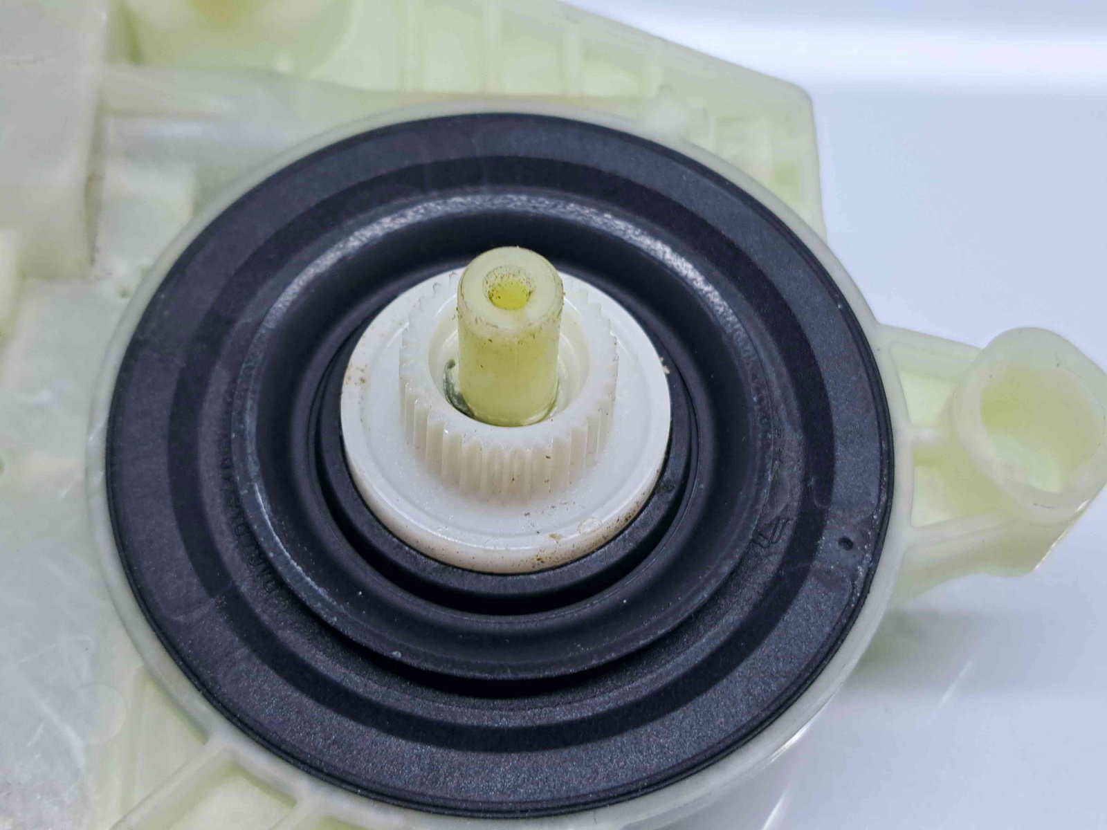 Motoras geam stanga spate Volkswagen Passat B8 Variant (3G5) [Fabr 2015-prezent] 5Q459812E - imagine 2