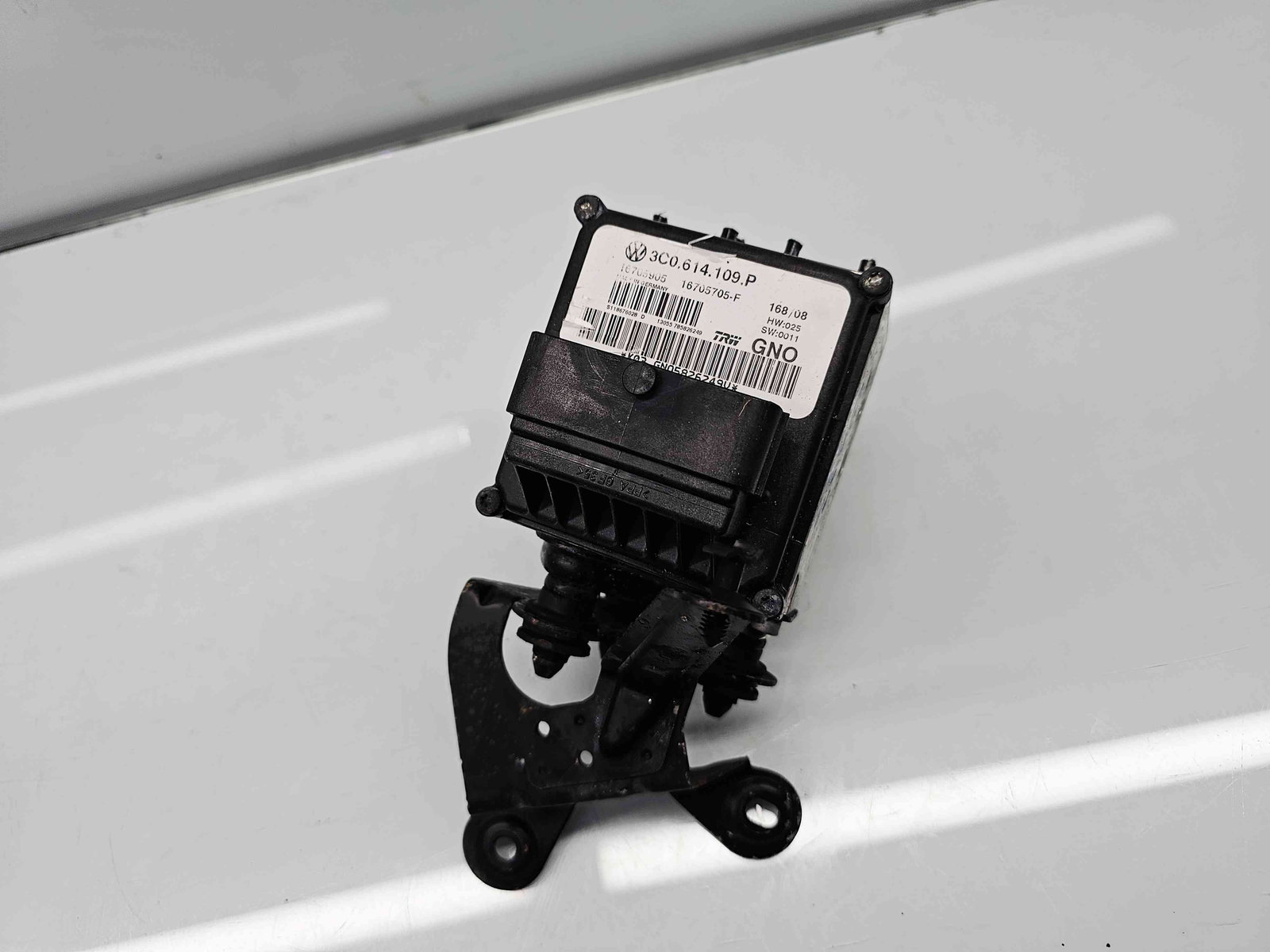 Pompa ABS Volkswagen Passat B6 (3C2) [Fabr 2005-2010] 3C0614109P 2.0 TDI CBAB 103KW / 140CP - imagine 2