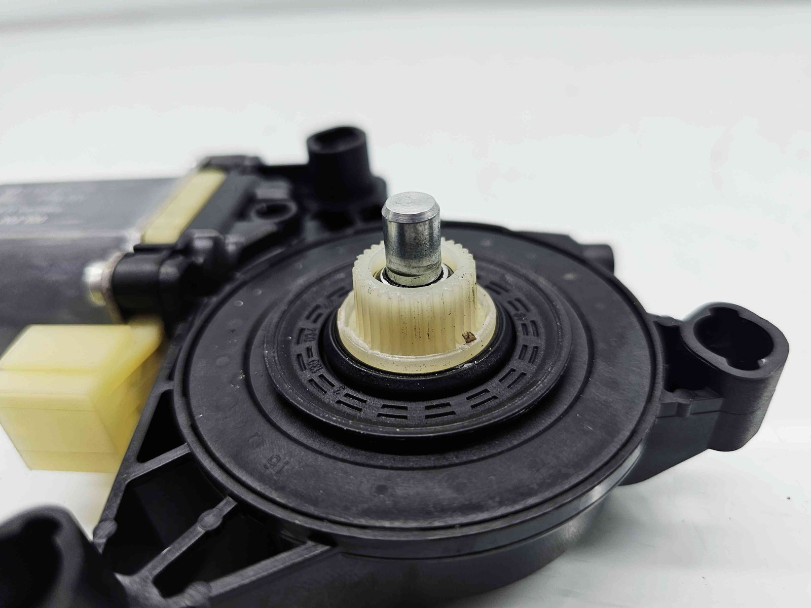 Motoras geam dreapta fata Skoda Superb III Combi (3V5) [Fabr 2015-2024] 5Q0959802B - imagine 2