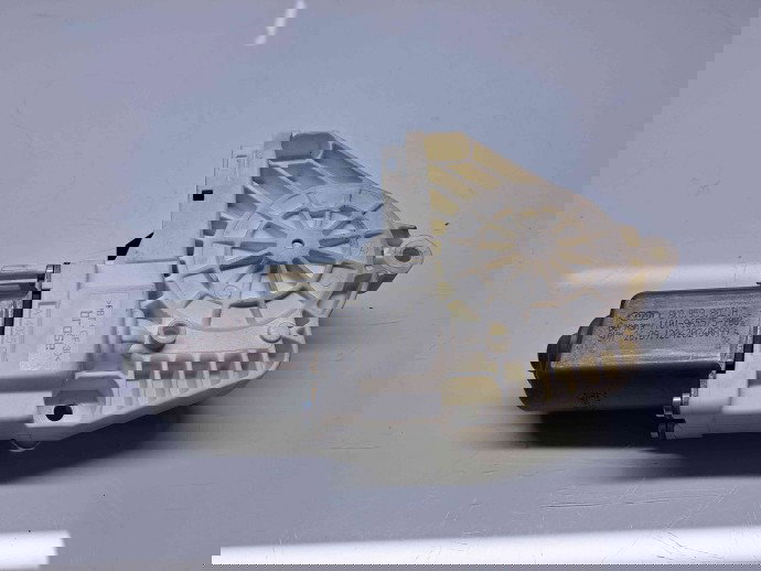 Motoras geam dreapta fata Skoda Superb II Combi (3T5) [Fabr 2009-2015] 8K0959802A