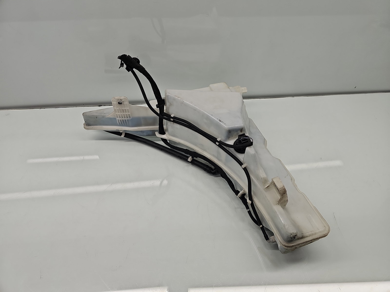 Vas lichid parbriz AUDI A6 (4A2, C8) S-line [Fabr 2018-2025] 4K0955451F - imagine 1