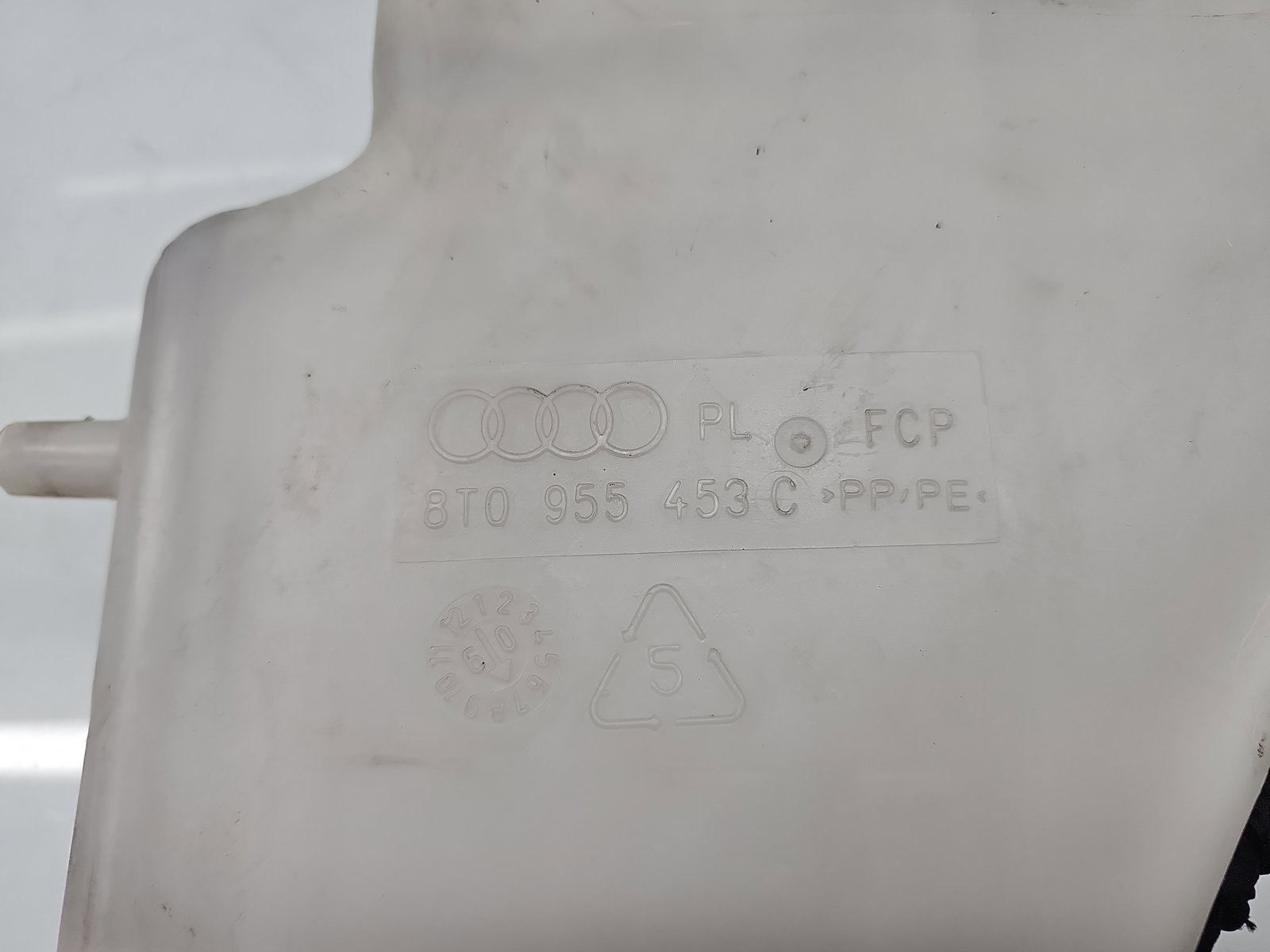 Vas lichid parbriz AUDI A4 (8K2, B8) [Fabr 2008-2015] 8T0955453C - imagine 4