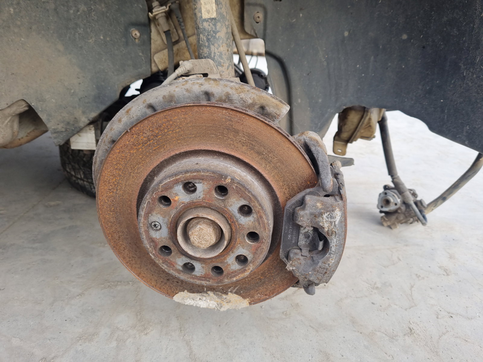 Fuzeta fata dreapta Volkswagen Caddy 3 (2KA, 2KH) [Fabr 2004-2009] 2.0 TDI BST 51KW / 70CP - imagine 1