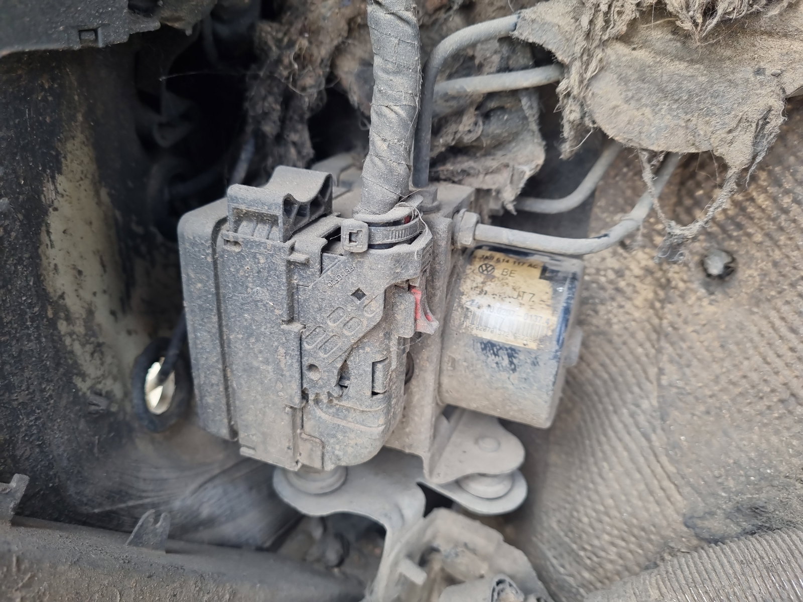 Pompa ABS Volkswagen Caddy 3 (2KA, 2KH) [Fabr 2004-2009] 1K0614117AC 2.0 TDI BST 51KW / 70CP - imagine 1