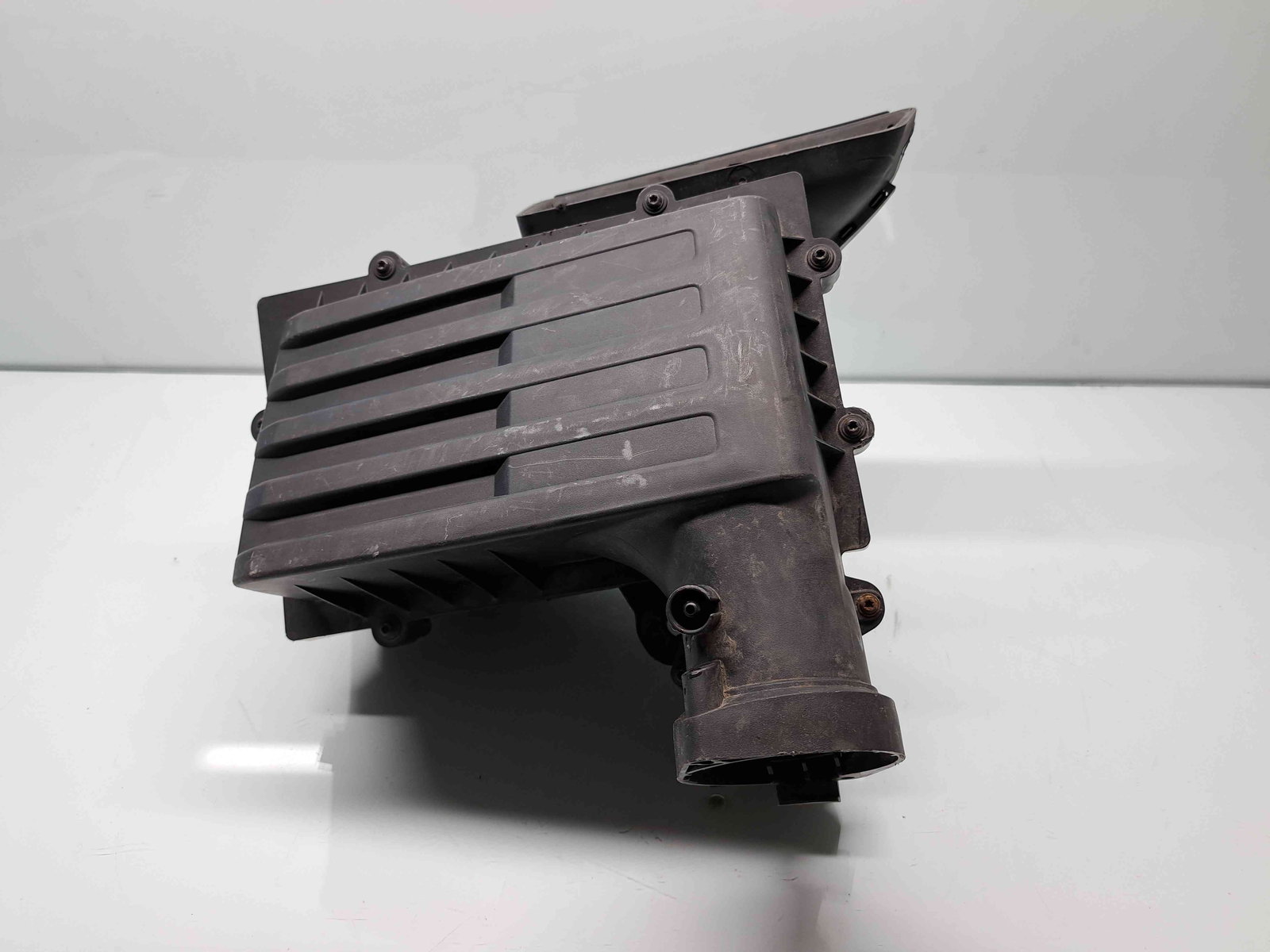 Carcasa filtru aer Volkswagen Passat B8 Variant (3G5) [Fabr 2015-prezent] 5Q0129607AE 1.6 TDI DCXA 88KW / 120CP - imagine 2