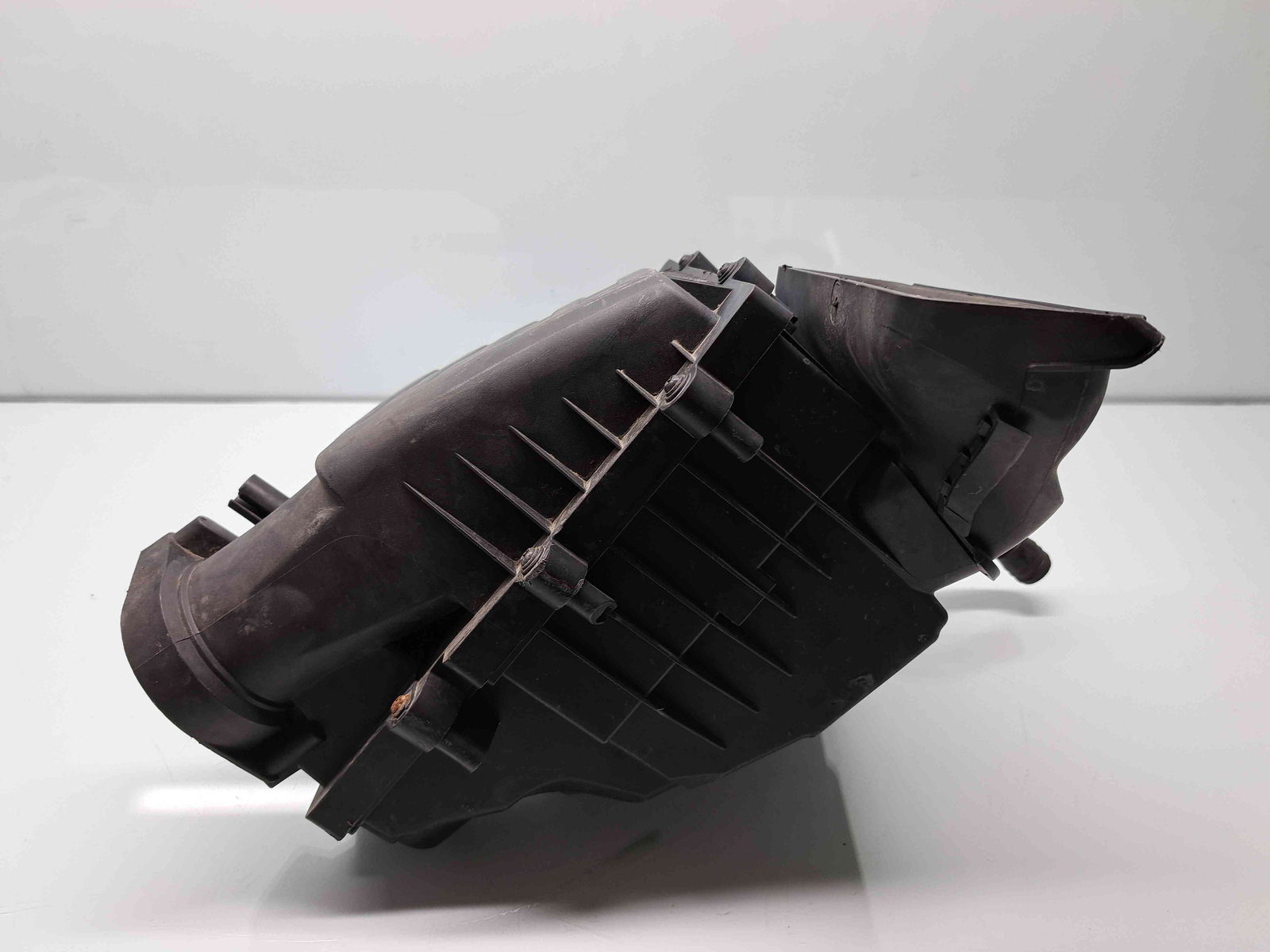 Carcasa filtru aer Volkswagen Passat B8 Variant (3G5) [Fabr 2015-prezent] 5Q0129607AE 1.6 TDI DCXA 88KW / 120CP - imagine 3