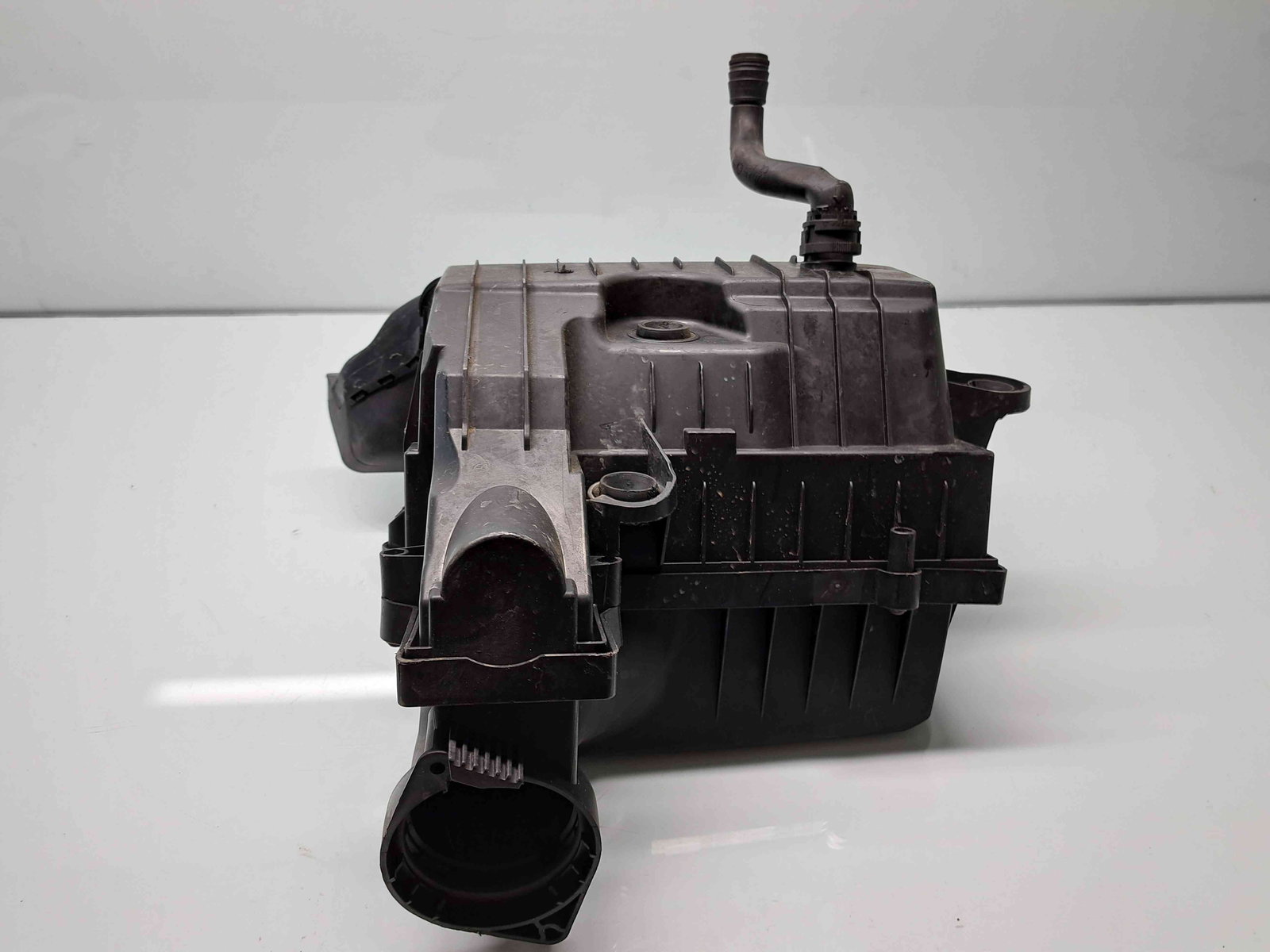 Carcasa filtru aer Volkswagen Passat B8 Variant (3G5) [Fabr 2015-prezent] 5Q0129607AE 1.6 TDI DCXA 88KW / 120CP - imagine 4