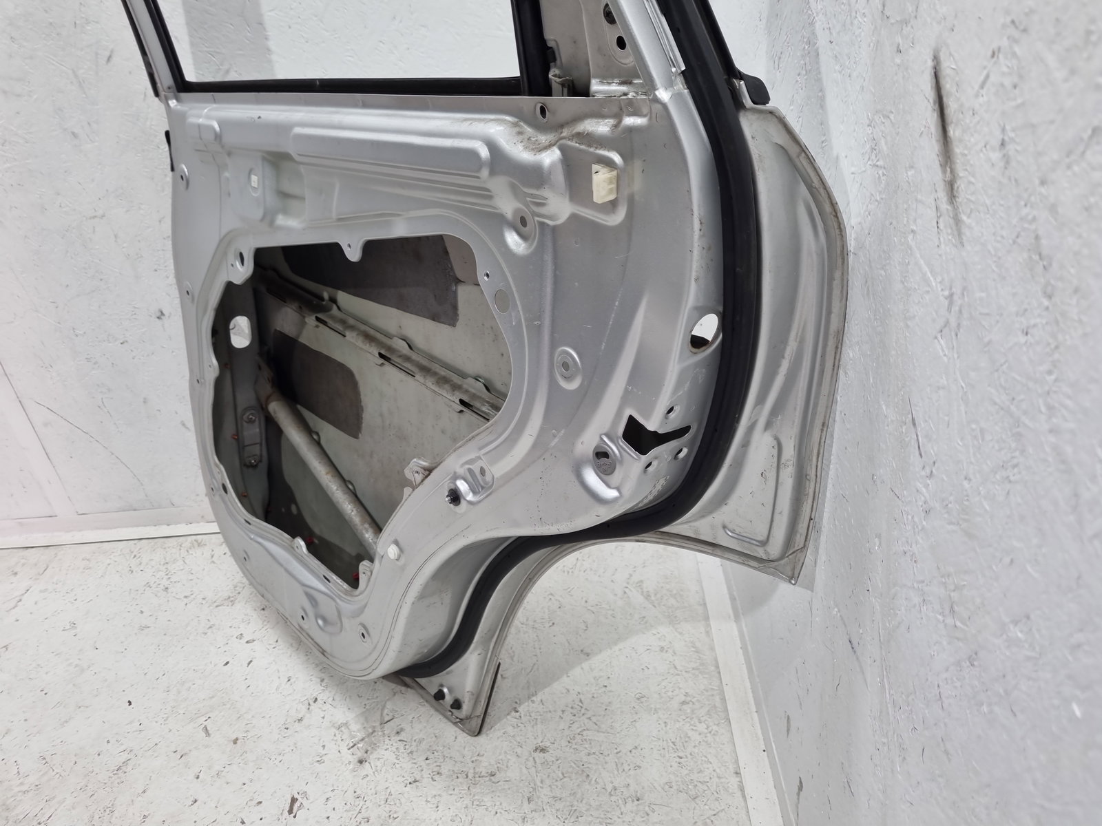 Usa dreapta spate KIA Sorento 2 [Fabr 2009-2015] BRIGHT SILVER - imagine 9