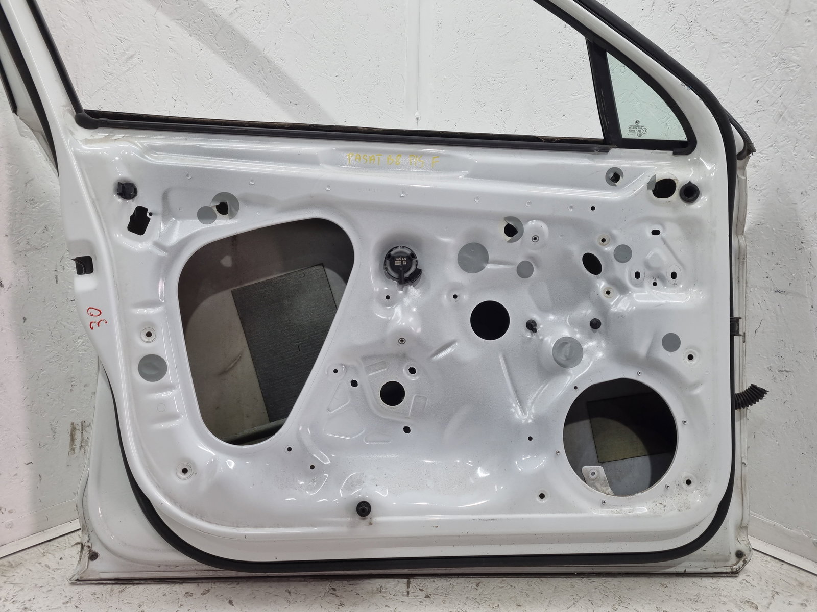 Usa stanga fata Volkswagen Passat B8 Variant (3G5) [Fabr 2015-prezent] LC9A - imagine 2