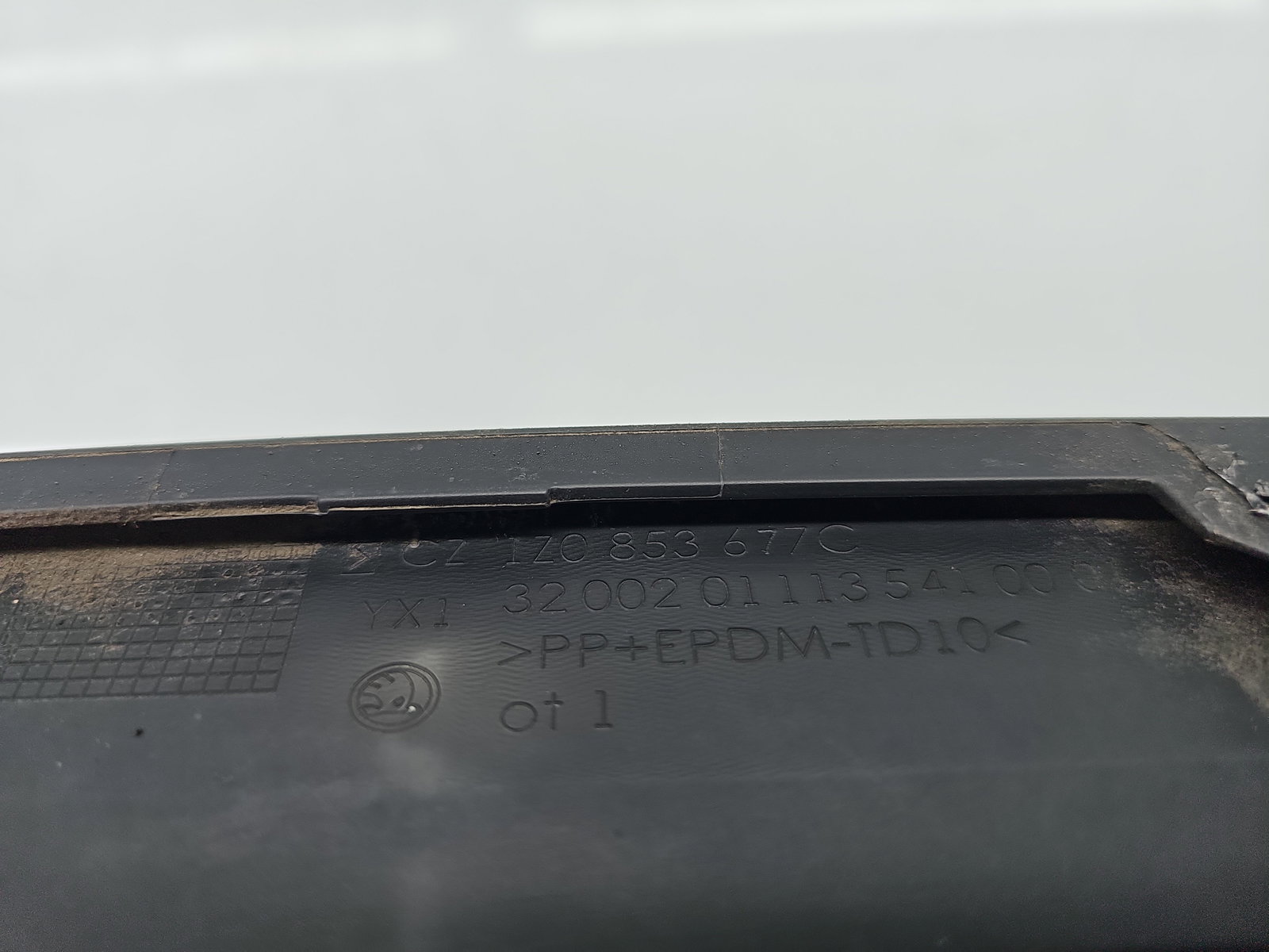 Grila bara fata Skoda Octavia 2 Combi (1Z5) [Fabr 2004-2013] Facelift 1Z0853677C - imagine 4