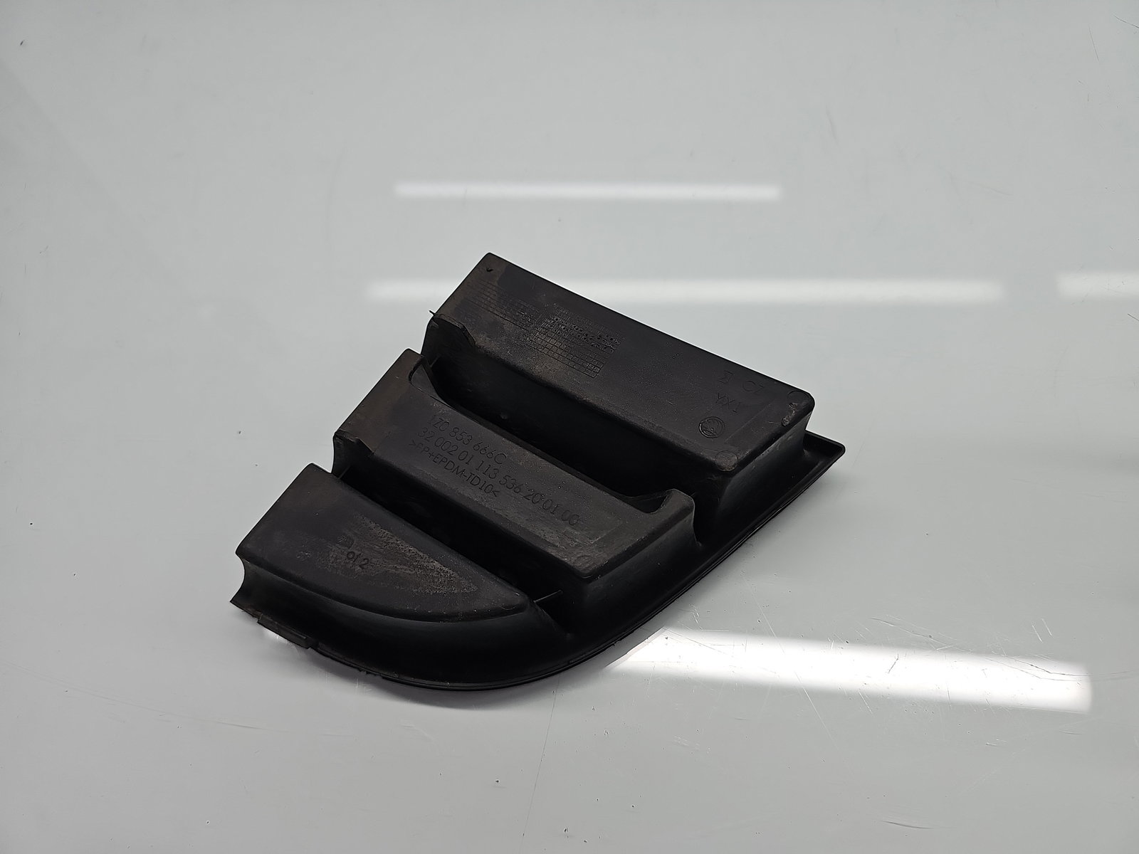 Grila bara fata Skoda Octavia 2 Combi (1Z5) [Fabr 2004-2013] Facelift 1Z0853666C - imagine 3