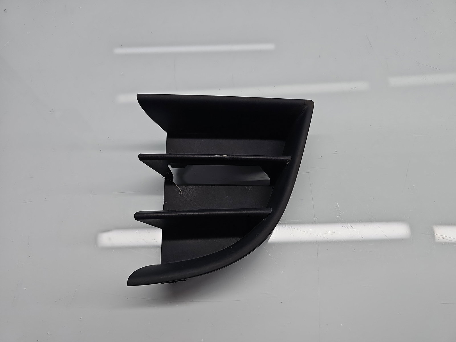 Grila bara fata Skoda Octavia 2 Combi (1Z5) [Fabr 2004-2013] Facelift 1Z0853665C - imagine 1