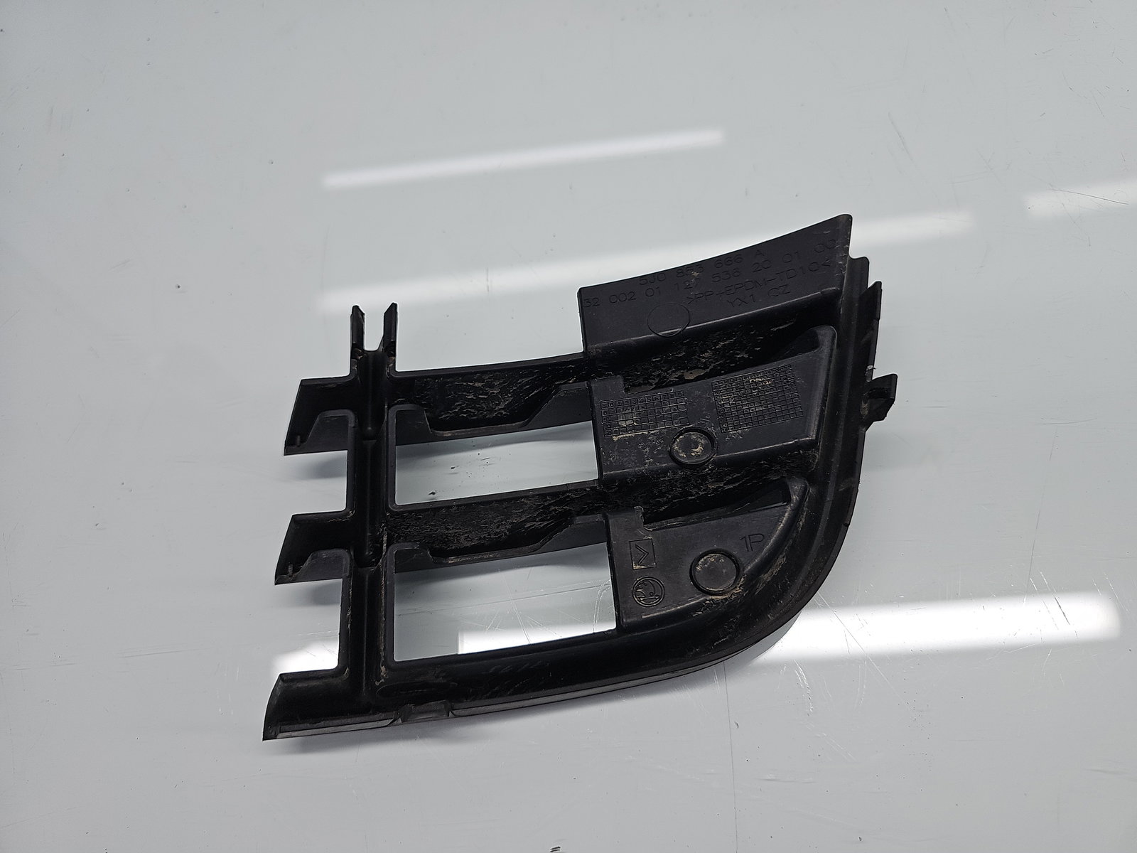 Grila bara fata Skoda Fabia 2 (5J, 542) [Fabr 2007-2014] 5J0853666A - imagine 2