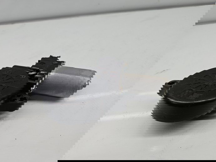 Motoras geam dreapta spate Mazda CX-5 (KE) [Fabr 2011-2016] D6515858X