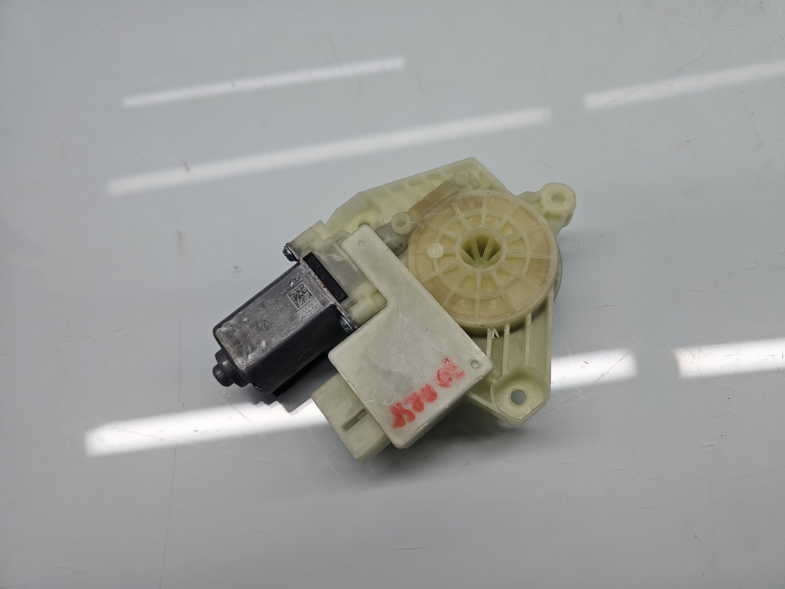 Motoras geam dreapta spate Volkswagen Passat B8 Variant (3G5) [Fabr 2015-prezent] 5Q4959811E - imagine 4