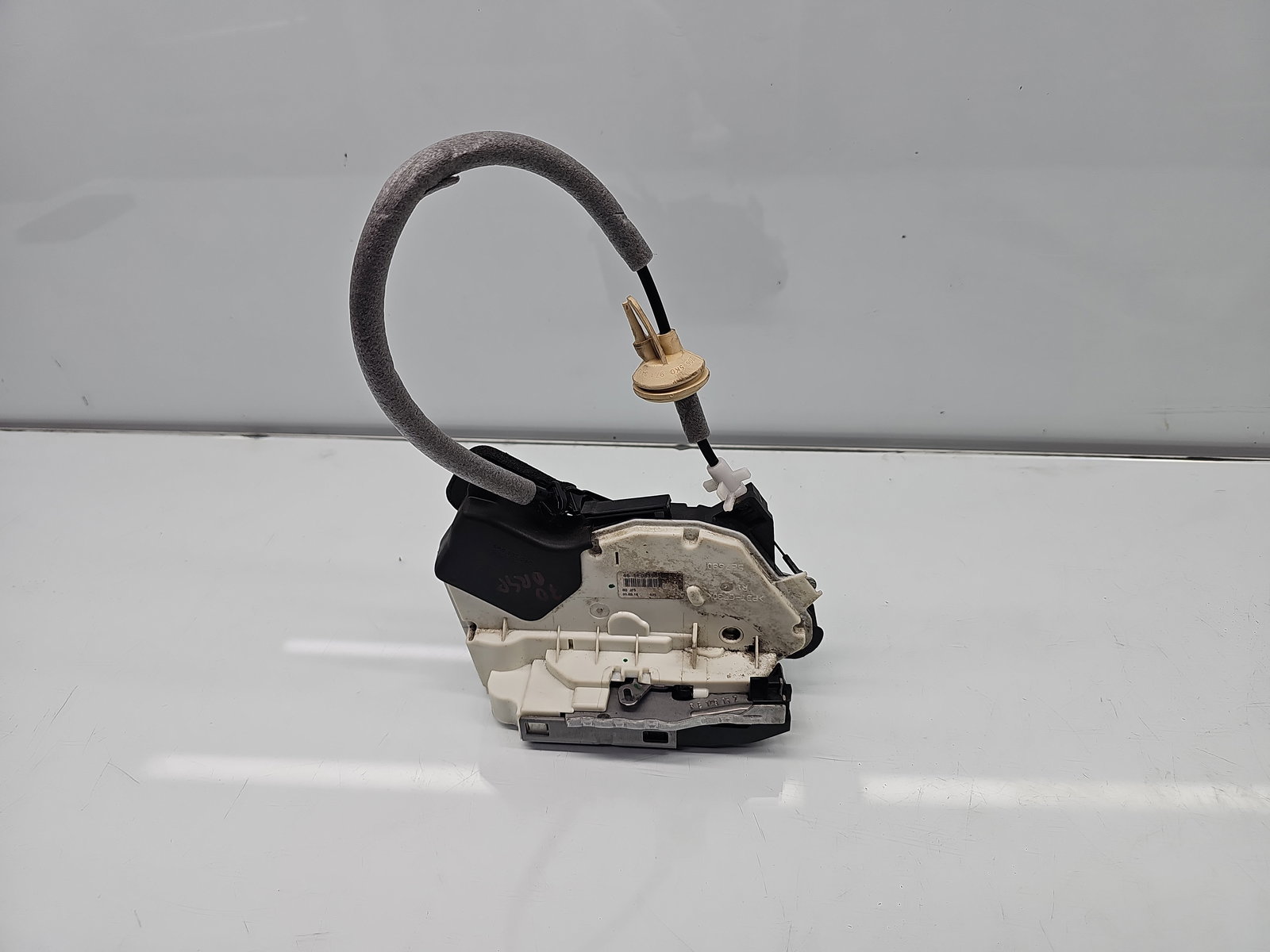 Broasca usa dreapta spate Volkswagen Passat B8 Variant (3G5) [Fabr 2015-prezent] 5E0839016B - imagine 1