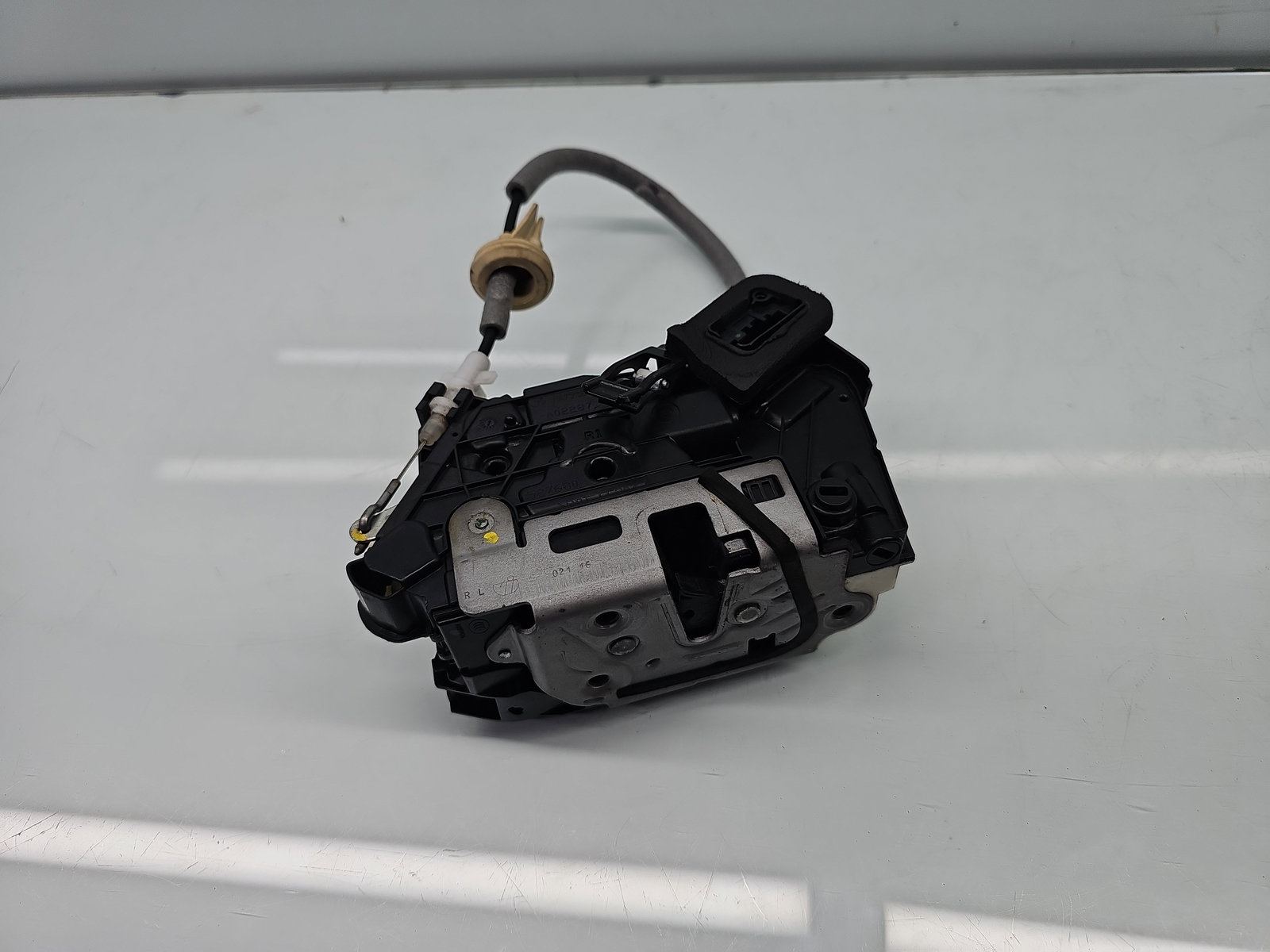 Broasca usa dreapta spate Volkswagen Passat B8 Variant (3G5) [Fabr 2015-prezent] 5E0839016B - imagine 3