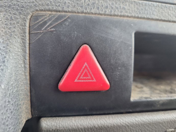  Buton avarii Volkswagen Transporter 5 (7HB, 7HJ) [Fabr 2004-2013] OEM