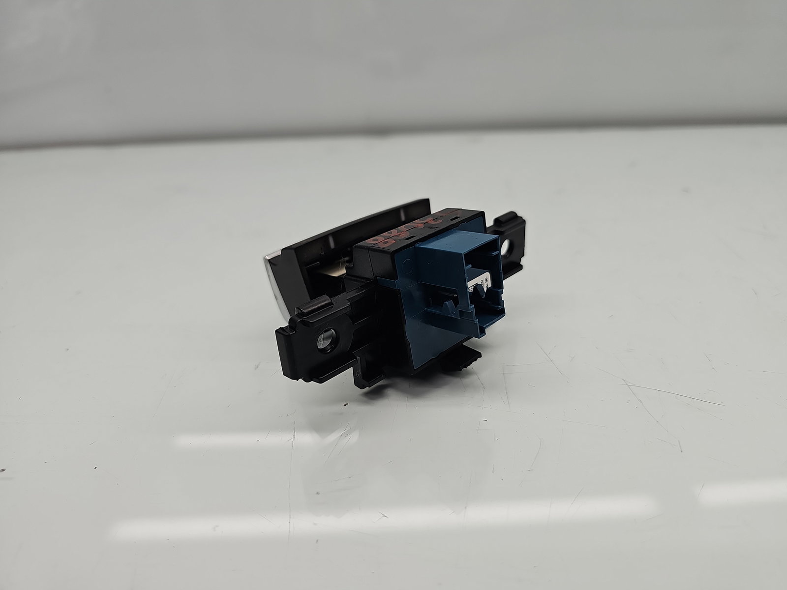 Buton frana de mana PEUGEOT 308 II GT-Line [Fabr 2019-2021] 96785851VV00 - imagine 2