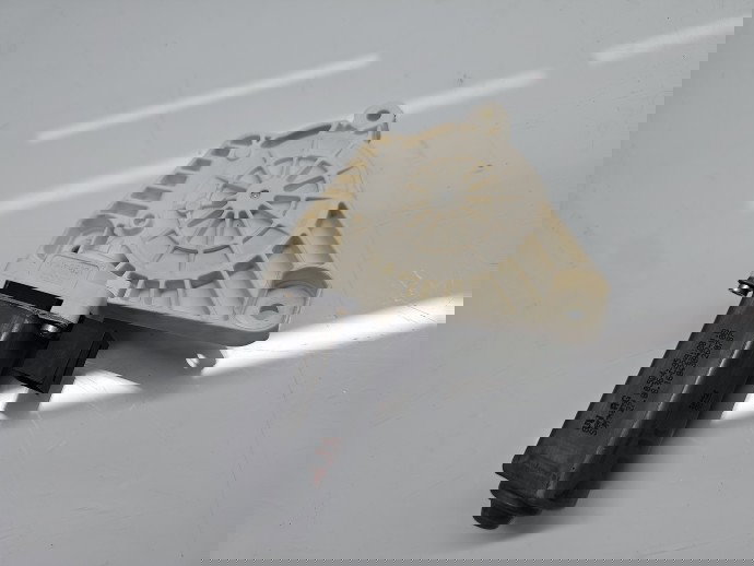 Motoras geam stanga fata Volkswagen Passat B8 Variant (3G5) [Fabr 2015-prezent] 5Q4959801B