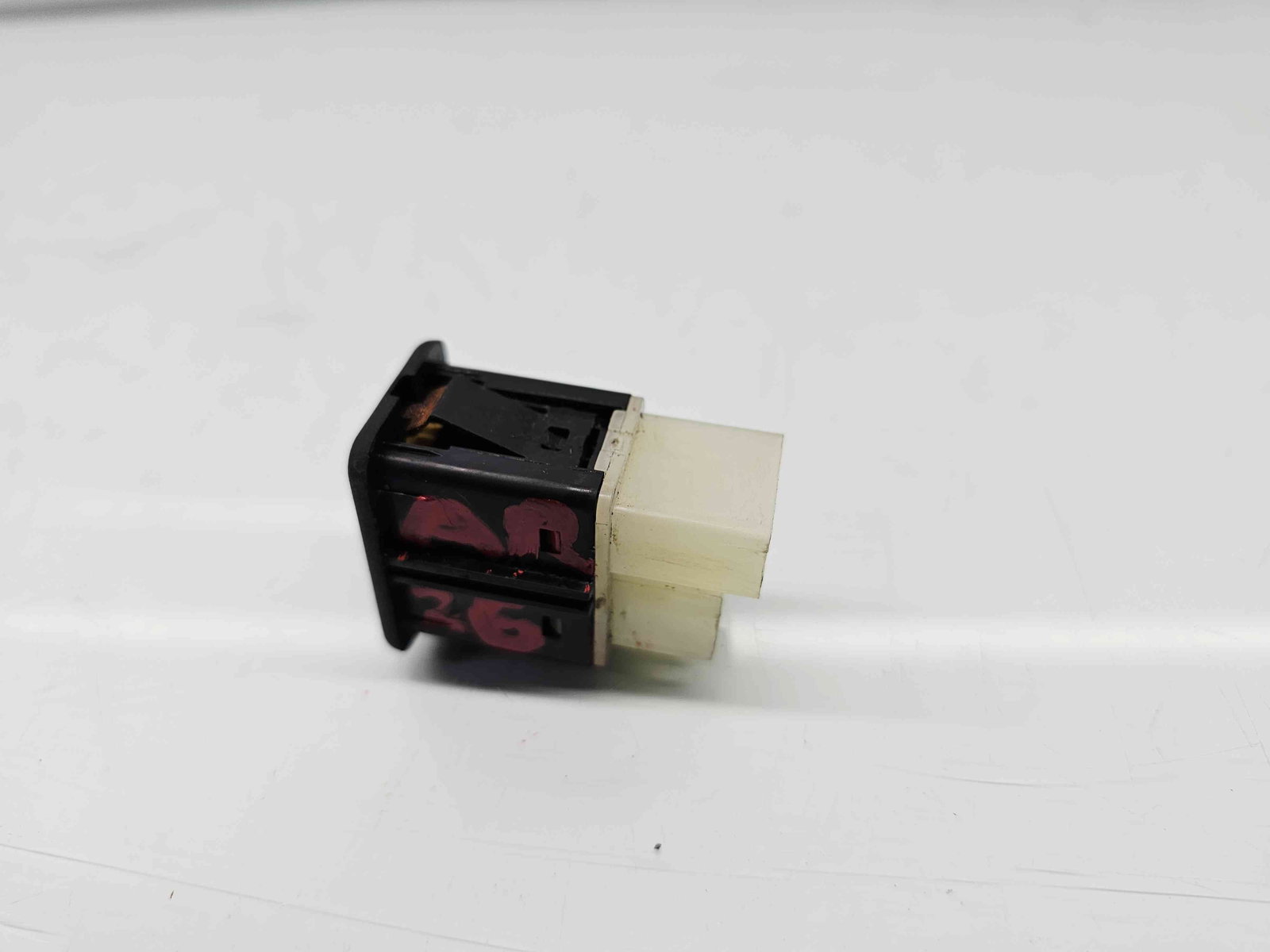 Conector auxiliar USB Opel Corsa E [Fabr 2014-prezent] 95224941 - imagine 2