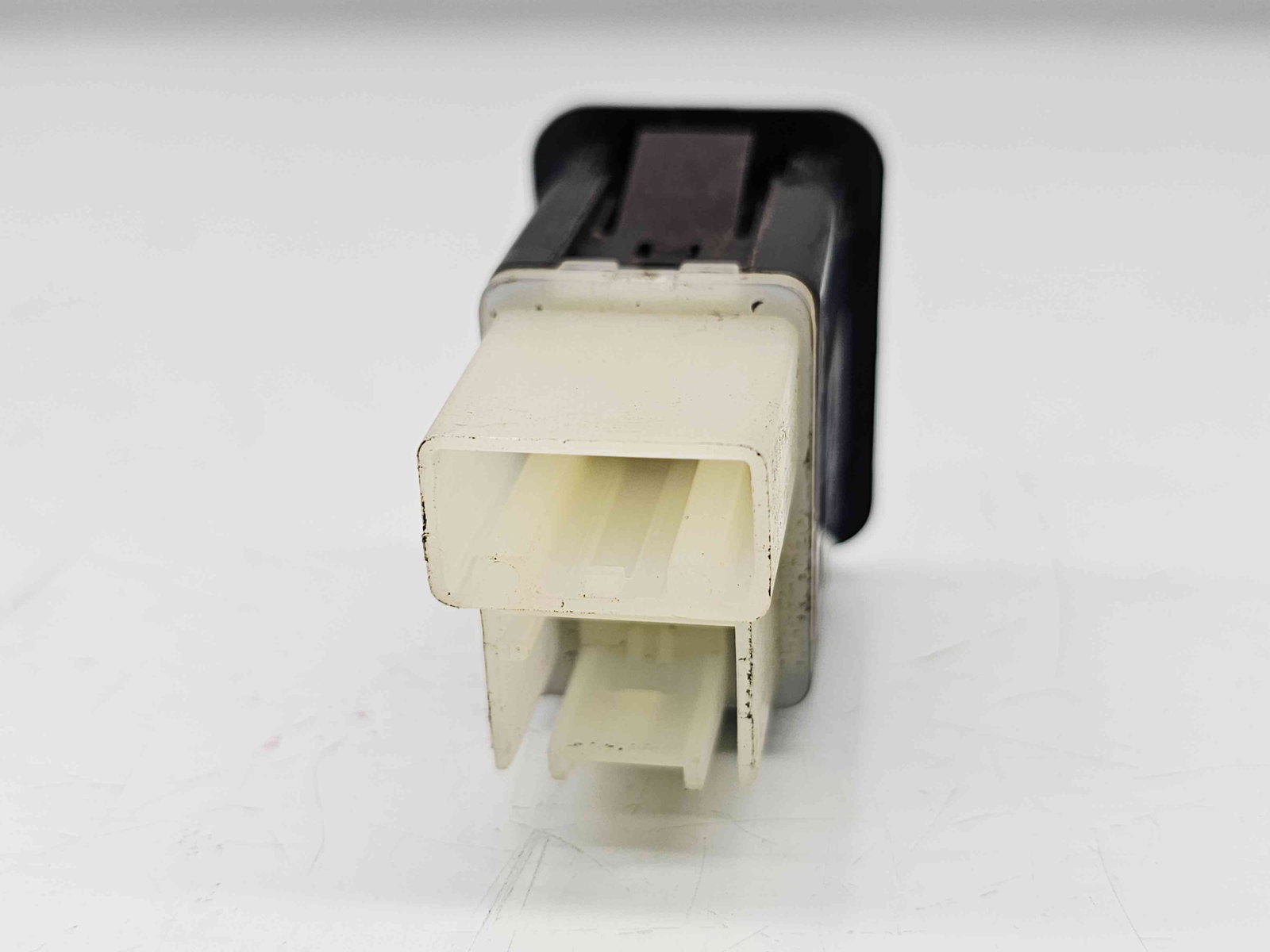 Conector auxiliar USB Opel Corsa E [Fabr 2014-prezent] 95224941 - imagine 3