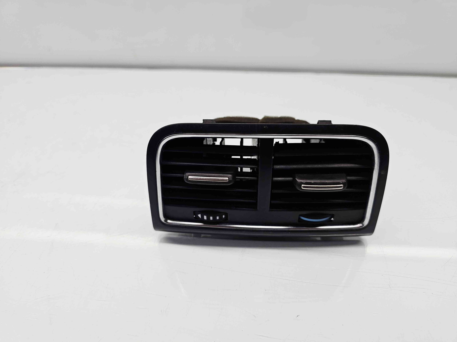 Grila aerisire spate Audi A4 (8K2, B8) [Fabr 2008-2015] 8K0819203D - imagine 1