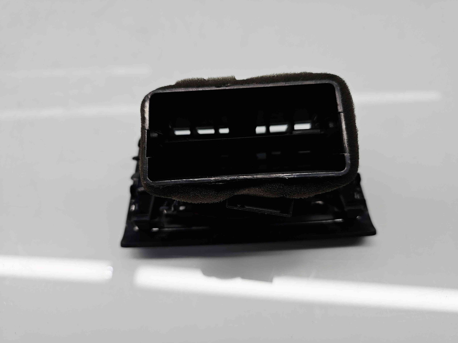 Grila aerisire spate Audi A4 (8K2, B8) [Fabr 2008-2015] 8K0819203D - imagine 4