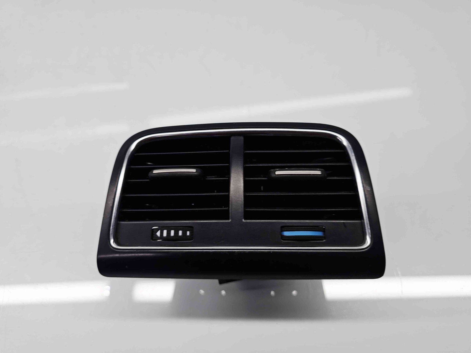 Grila aerisire spate Audi A4 (8K2, B8) [Fabr 2008-2015] 8K0819203D - imagine 6