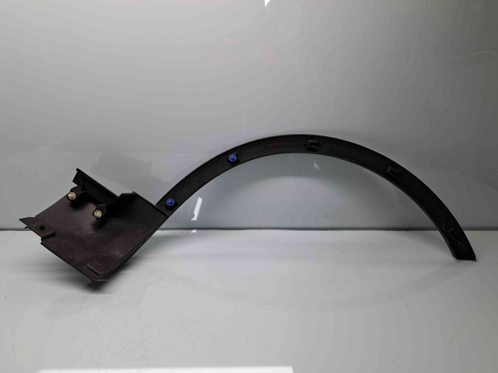 Ornament aripa stanga fata Ford Kuga I [Fabr 2008-2012] 8V41-S16D239-A - imagine 2