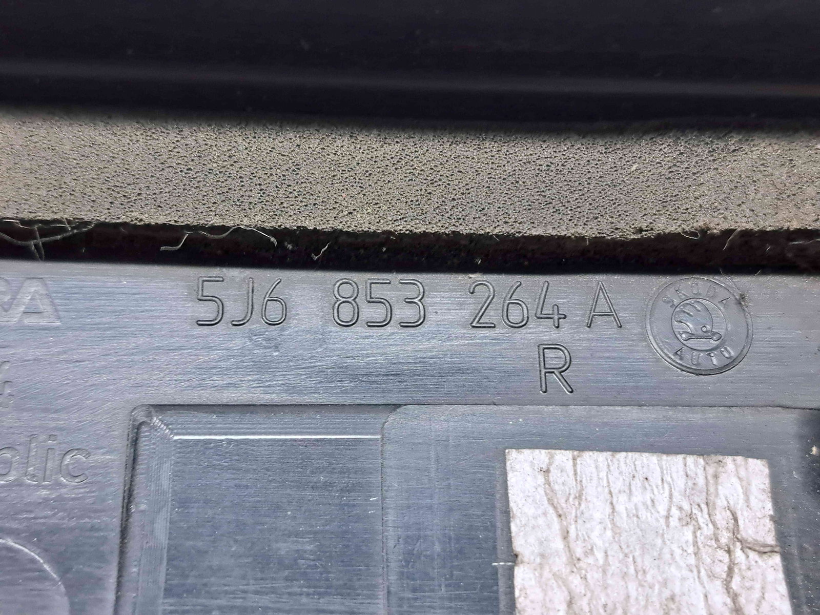 Ornament parbriz Skoda Fabia 2 (5J, 542) [Fabr 2007-2014] 5J6853264A - imagine 5