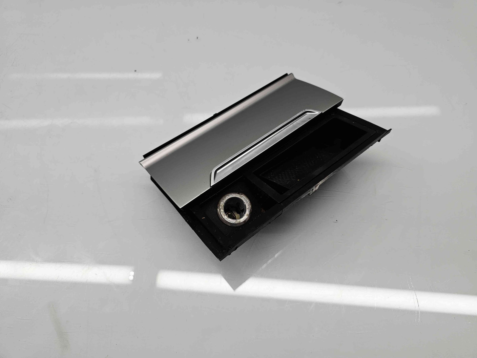 Scrumiera Volkswagen Passat B8 Variant (3G5) [Fabr 2015-prezent] 3G2863284 - imagine 2