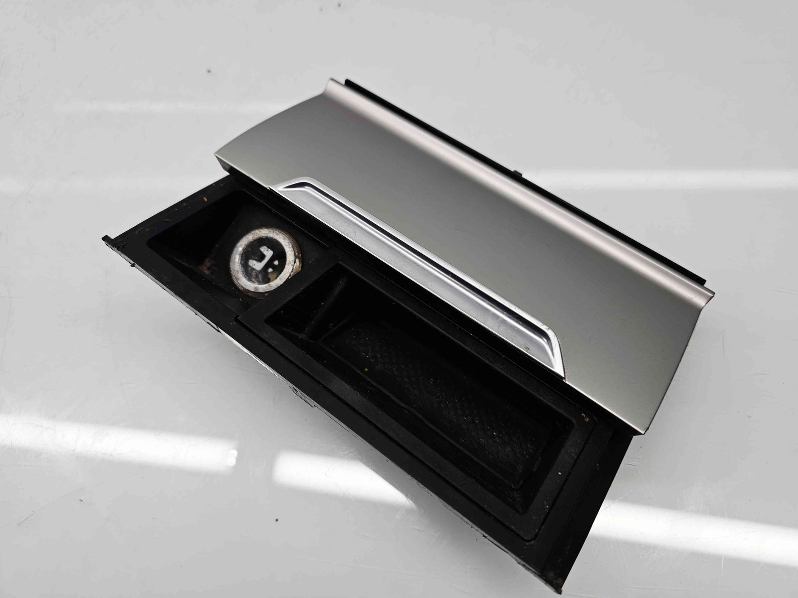 Scrumiera Volkswagen Passat B8 Variant (3G5) [Fabr 2015-prezent] 3G2863284 - imagine 3