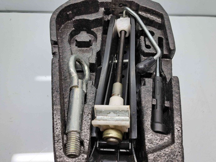  Set cric si cheie Volkswagen Polo (6R) [Fabr 2009-2016] OEM