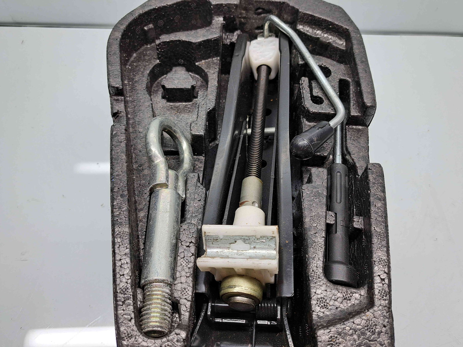 Set cric si cheie Volkswagen Polo (6R) [Fabr 2009-2016] OEM - imagine 3