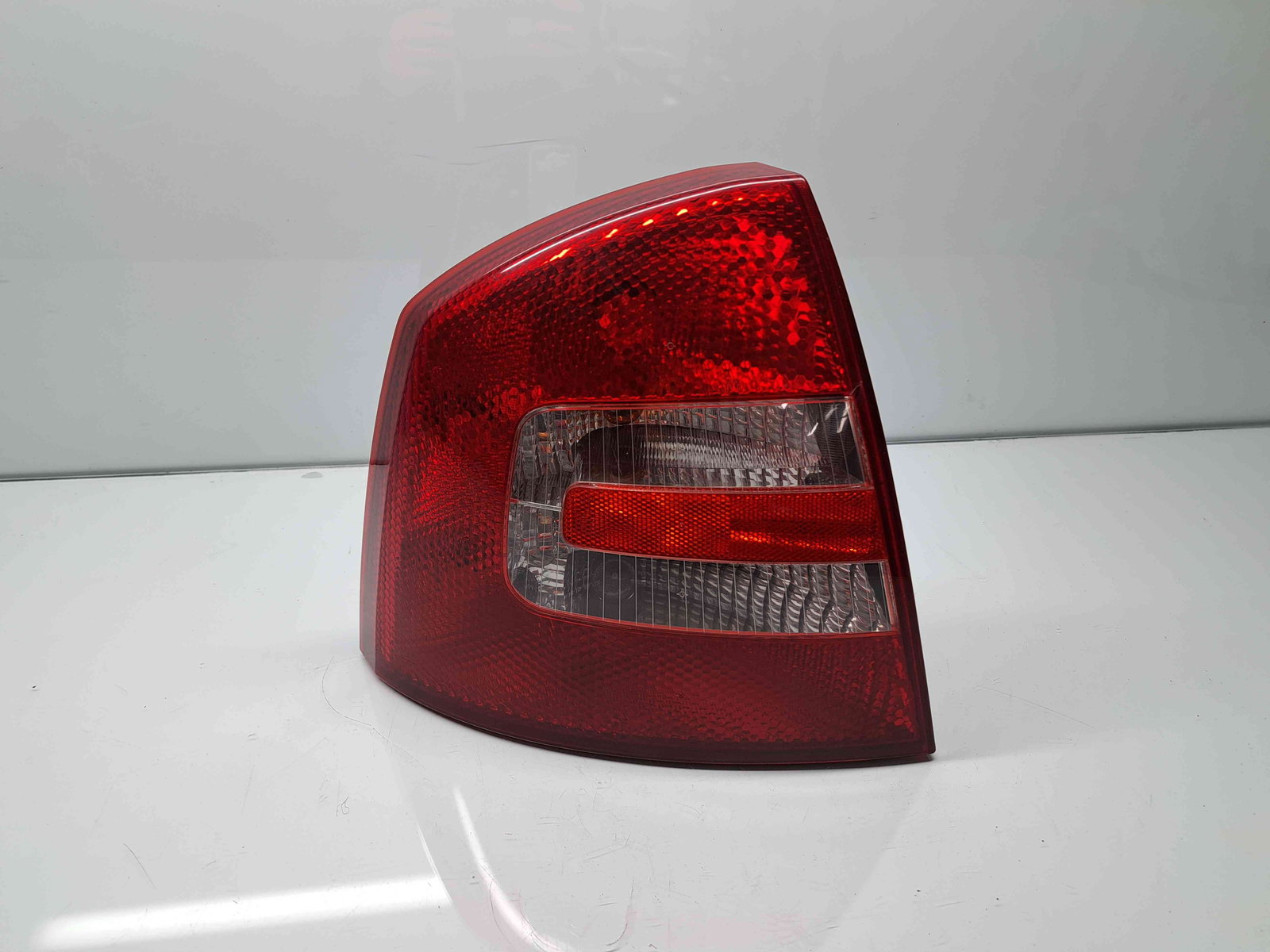 Stop aripa stanga Skoda Octavia 2 (1Z3) [Fabr 2004-2013] 1Z5945095A - imagine 1