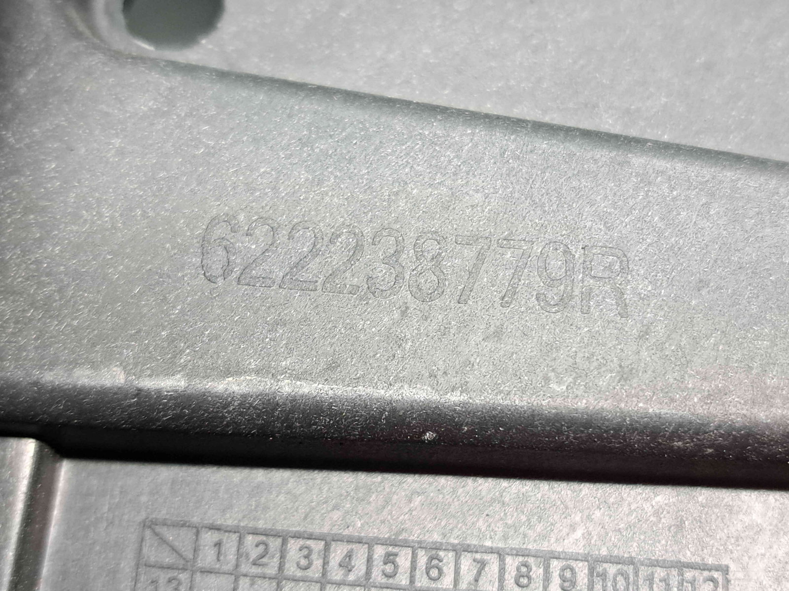 Suport far stanga Renault Megane 3 [Fabr 2008-2015] Facelift 622238779R - imagine 4