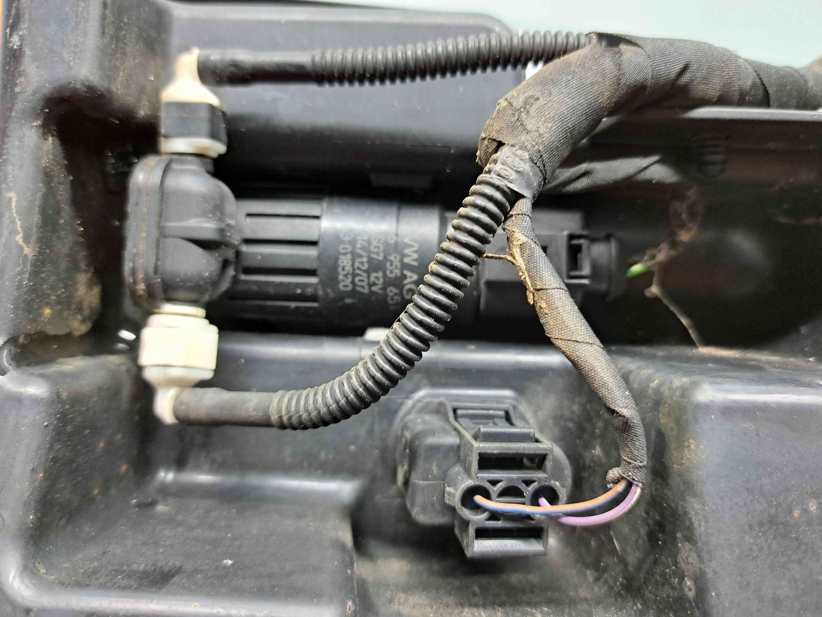 Vas lichid parbriz Volkswagen Tiguan (5N) [Fabr 2007-2016] 5N0955453A - imagine 5