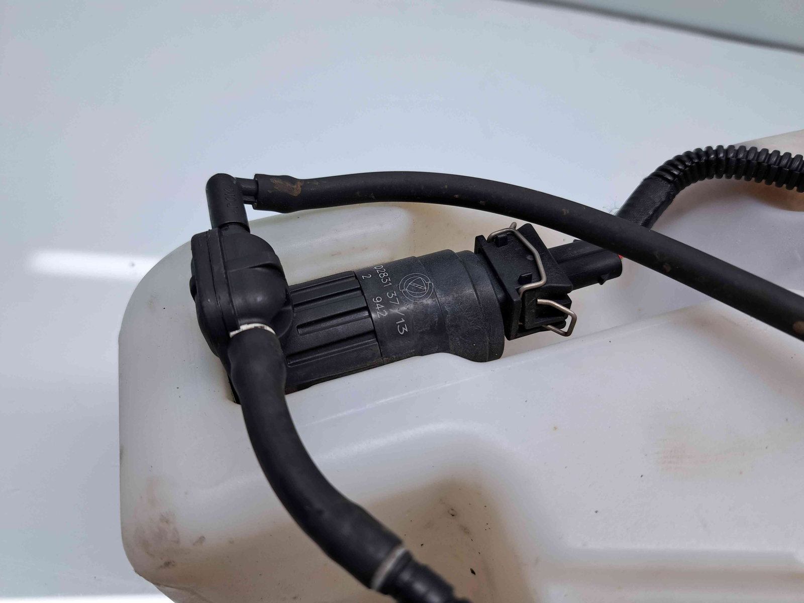 Vas lichid parbriz Fiat 500L Trekking [Fabr 2012-prezent] 51883639 - imagine 5