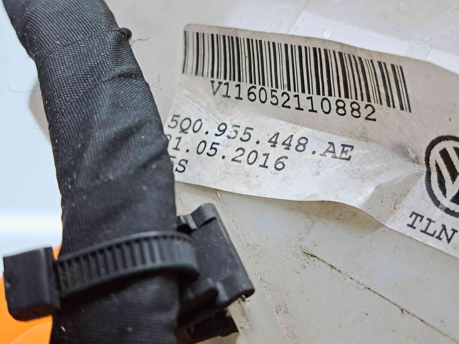 Vas lichid parbriz Skoda Octavia 3 Combi (5E5) [Fabr 2012-prezent] 5Q0955448AE - imagine 4