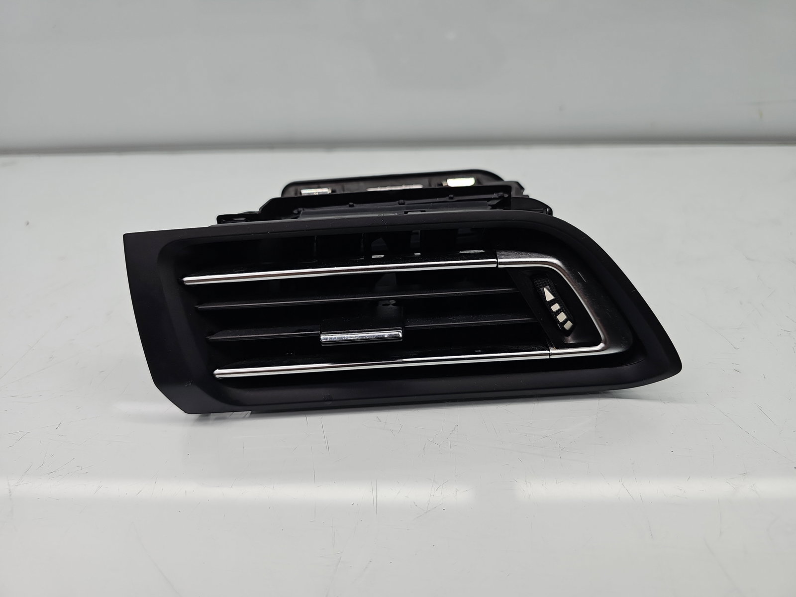 Grila aerisire stanga PEUGEOT 308 II GT-Line [Fabr 2019-2021] 1303818XZD - imagine 1