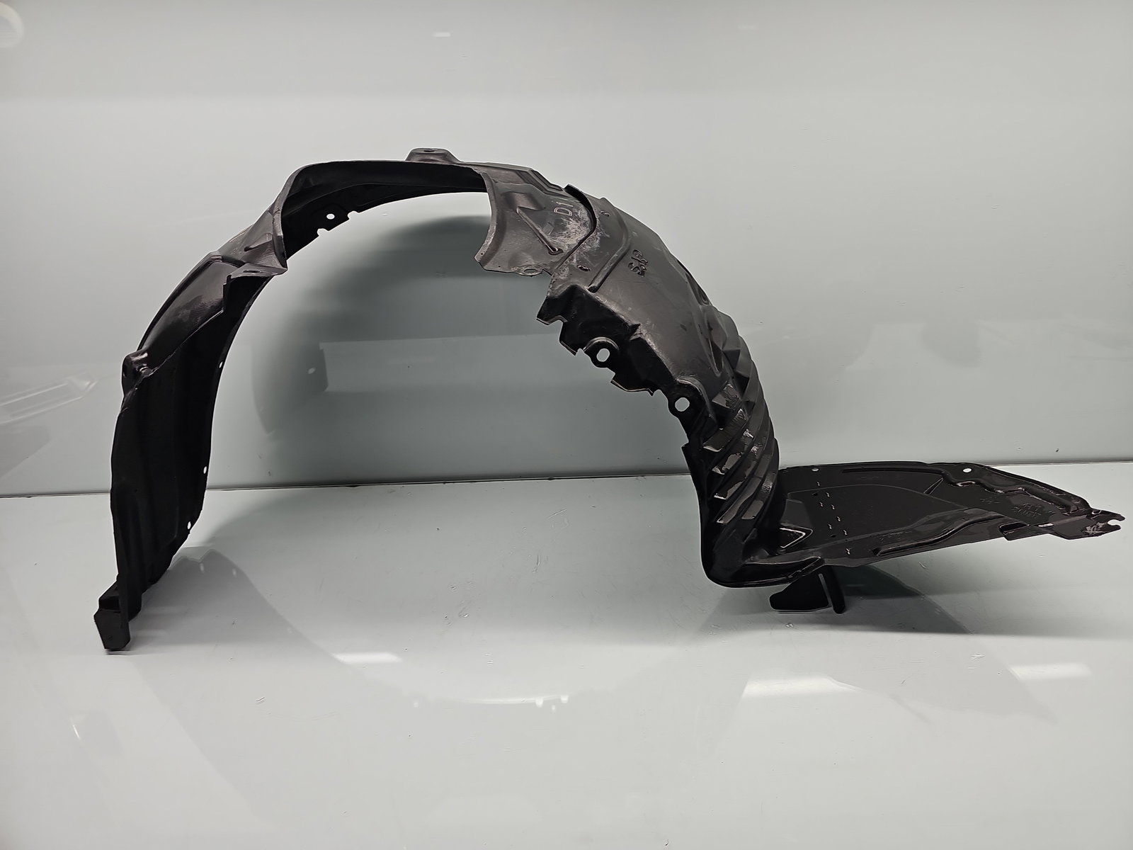 Carenaj roata stanga fata Mazda 3 II Hatchback Facelift [Fabr 2011-2013] OEM - imagine 2