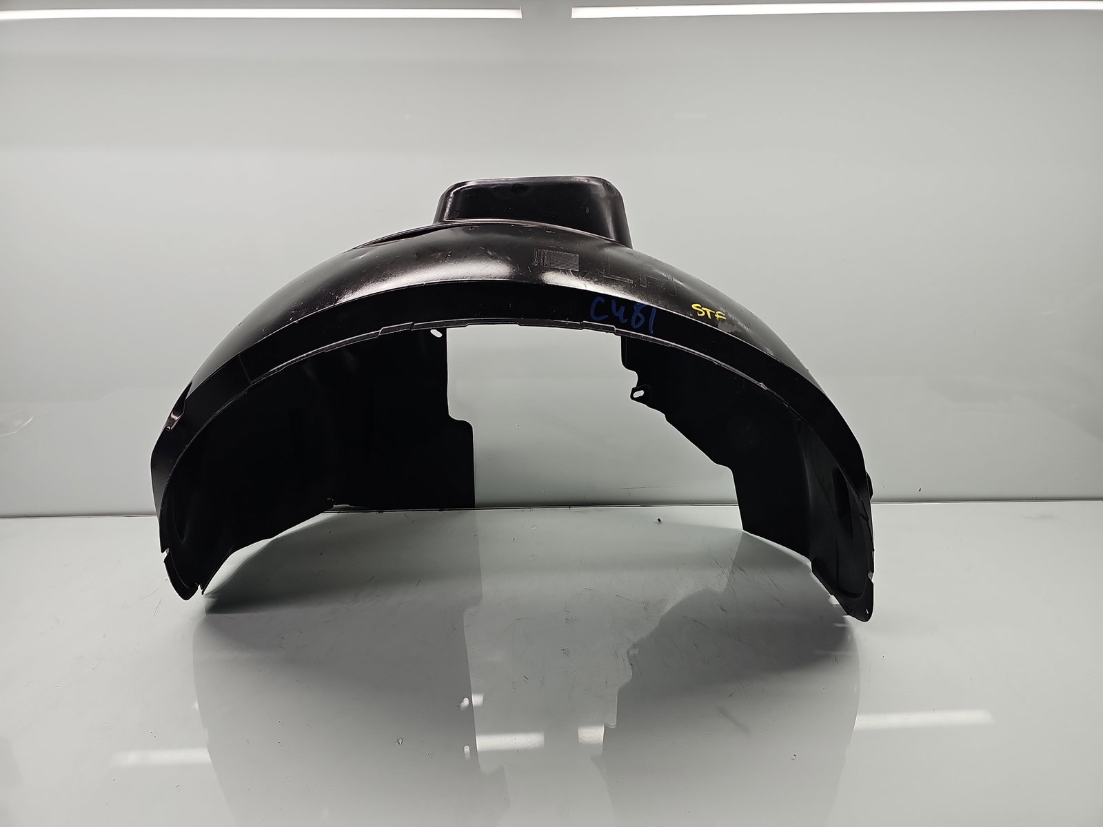 Carenaj roata stanga fata Ford Kuga I [Fabr 2008-2012] 8V41-16115-AB - imagine 1