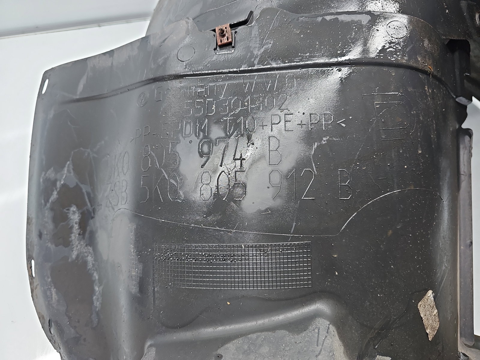 Carenaj roata dreapta fata Volkswagen Golf 6 (5K1) [Fabr 2009-2013] 5K0805912B - imagine 4