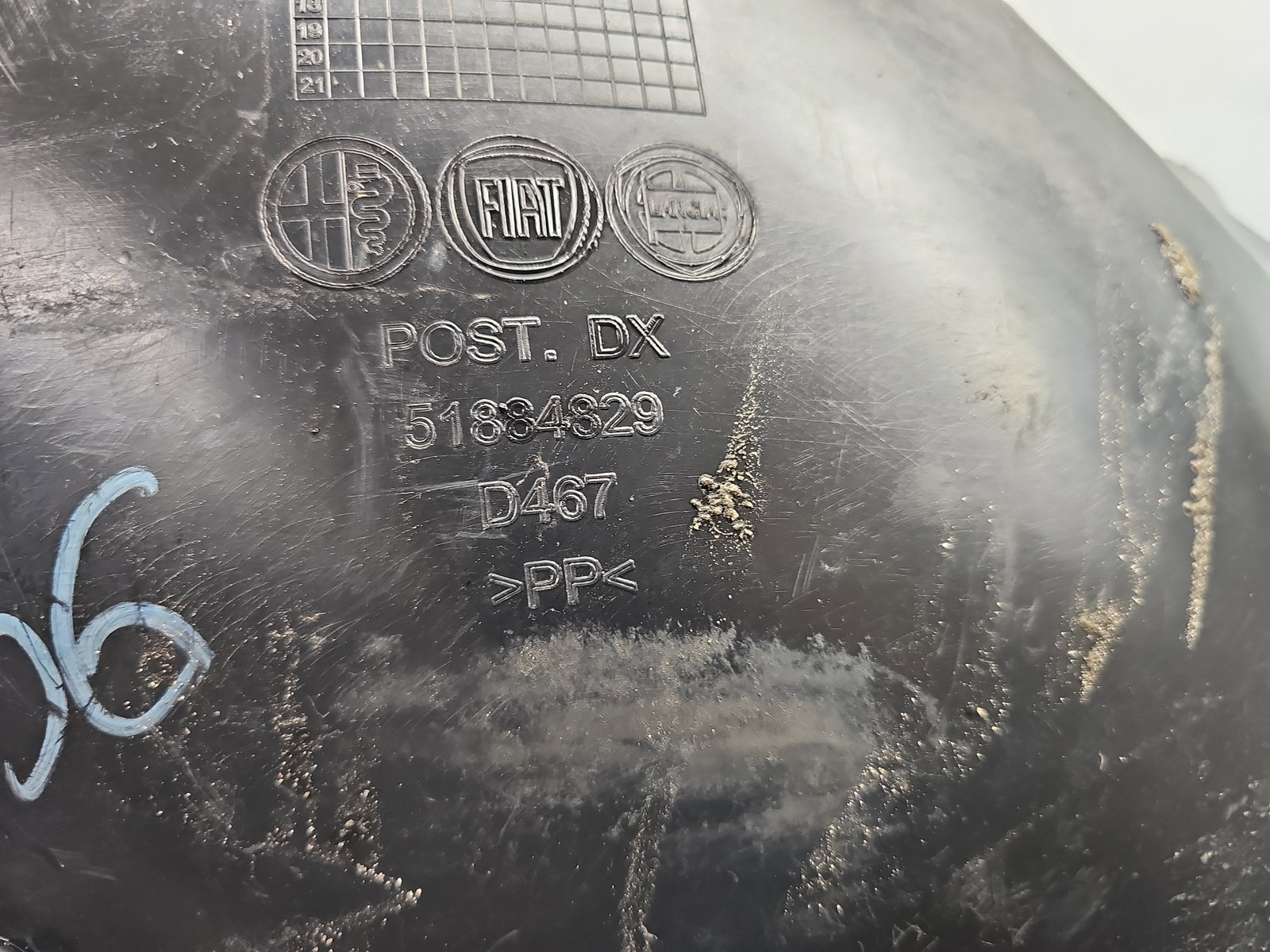 Carenaj roata dreapta spate Fiat 500L Trekking [Fabr 2012-prezent] 51884829 - imagine 5