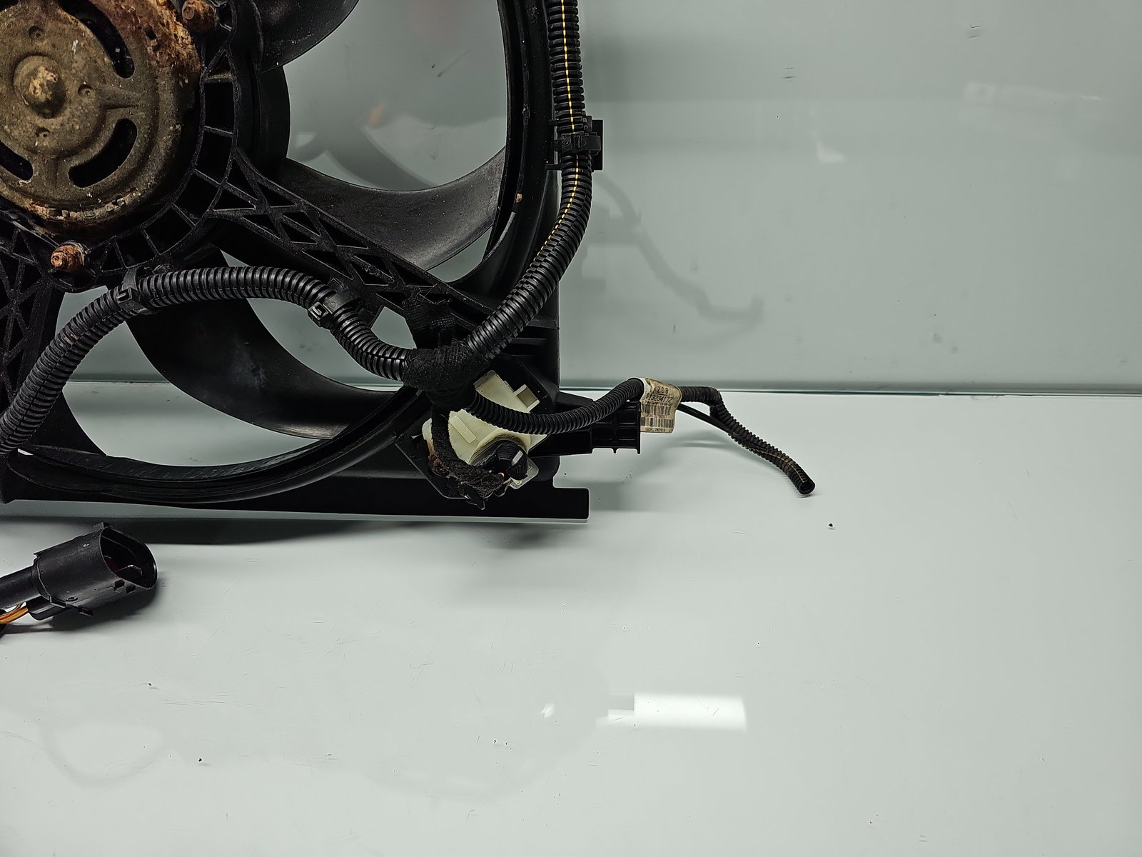 Electroventilator Opel Corsa D [Fabr 2006-2013] 55704030 1.2 Benz Z12XEP 59KW / 80CP - imagine 3