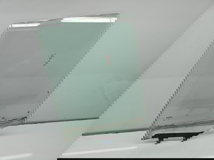 Geam usa dreapta spate Nissan Navara (D40) [Fabr 2005-2014] OEM