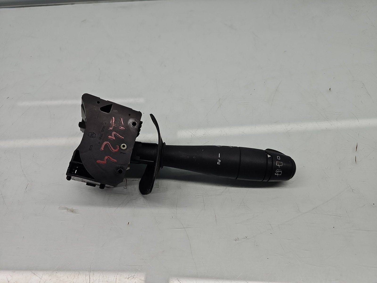 Maneta stergator Dacia Logan MCV (KS) [Fabr 2007-2012] 8200399390 - imagine 1